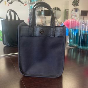 MICRO LULU-LEMON BEAUTIFUL LIKE NEW